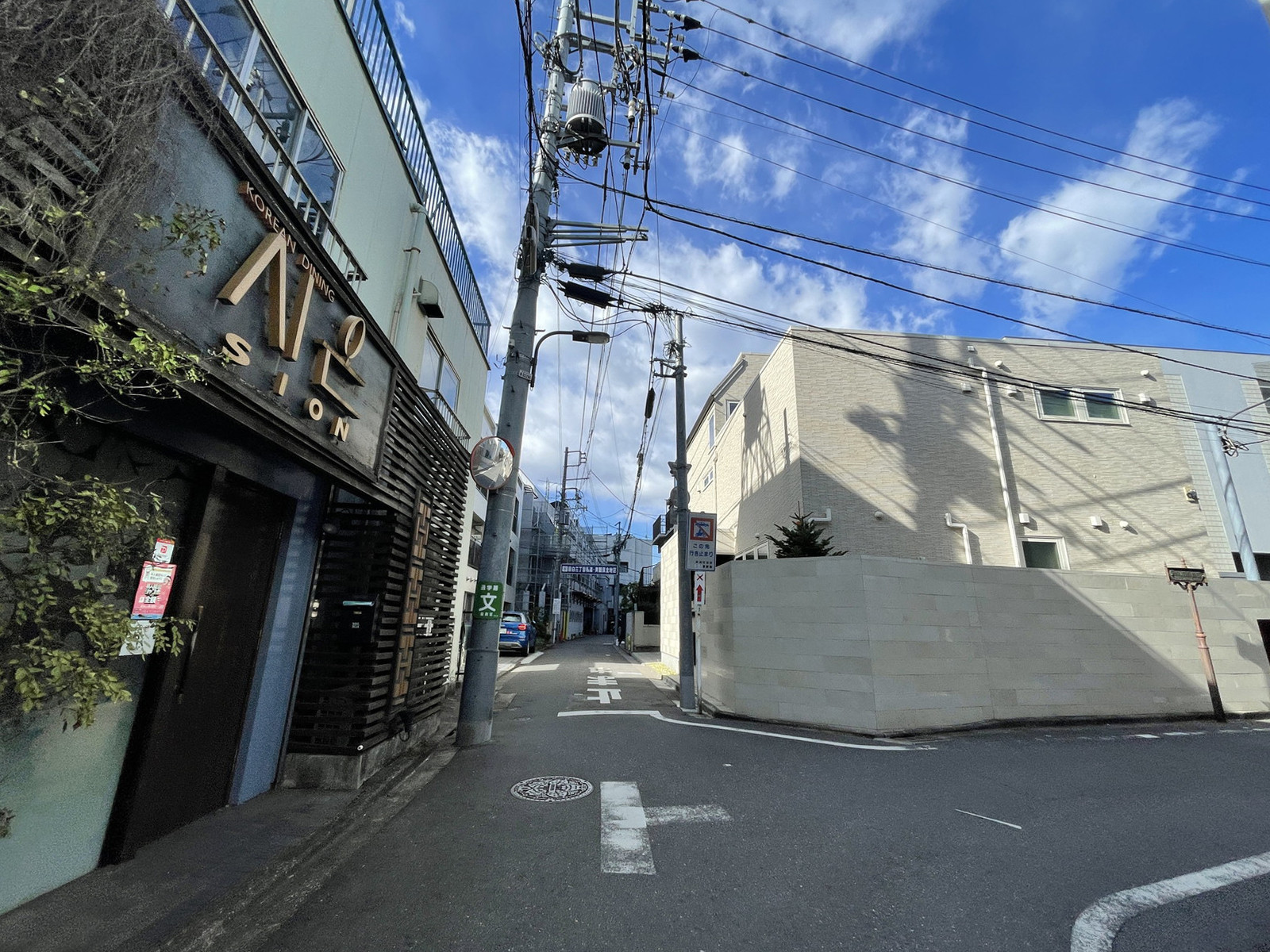 DAIGOビル前面の通り