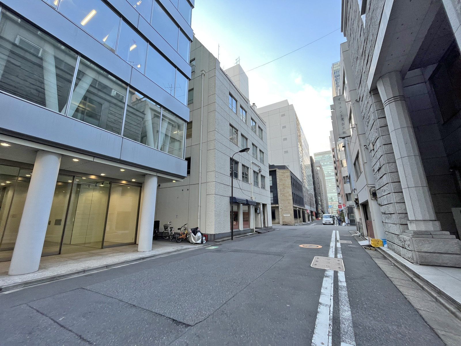 NEWS X前面通り