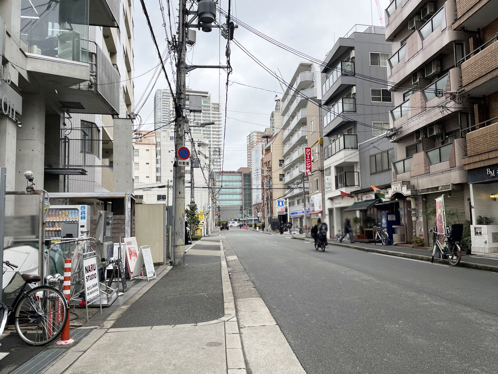 HORIE LUX前面の通り