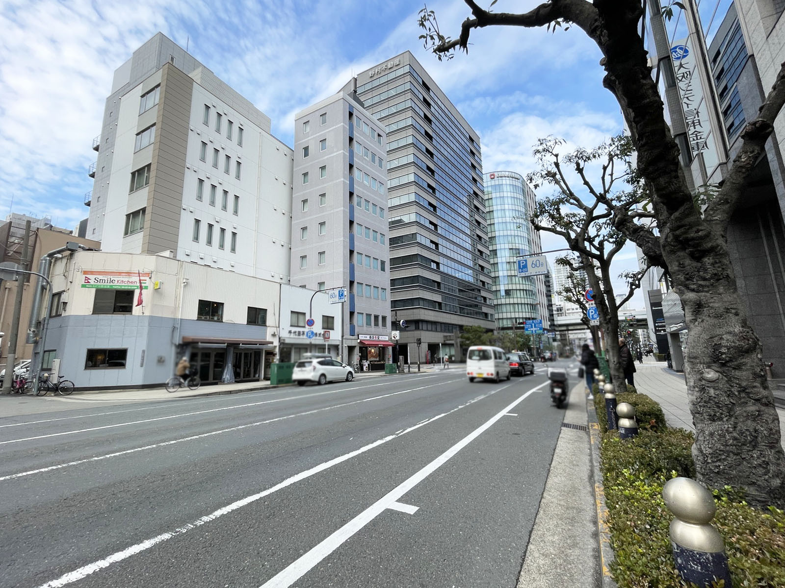 立売堀木津ビル前面の通り