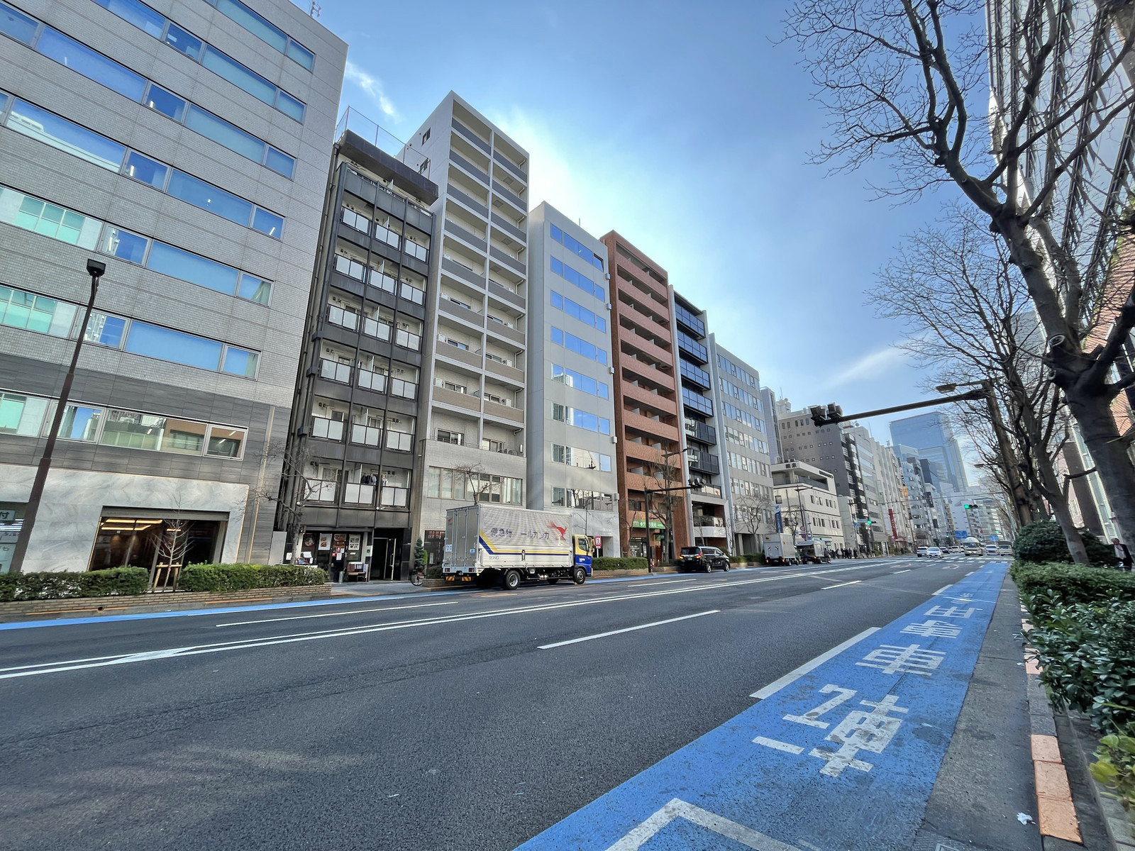 ASK日本橋ビル前面通り