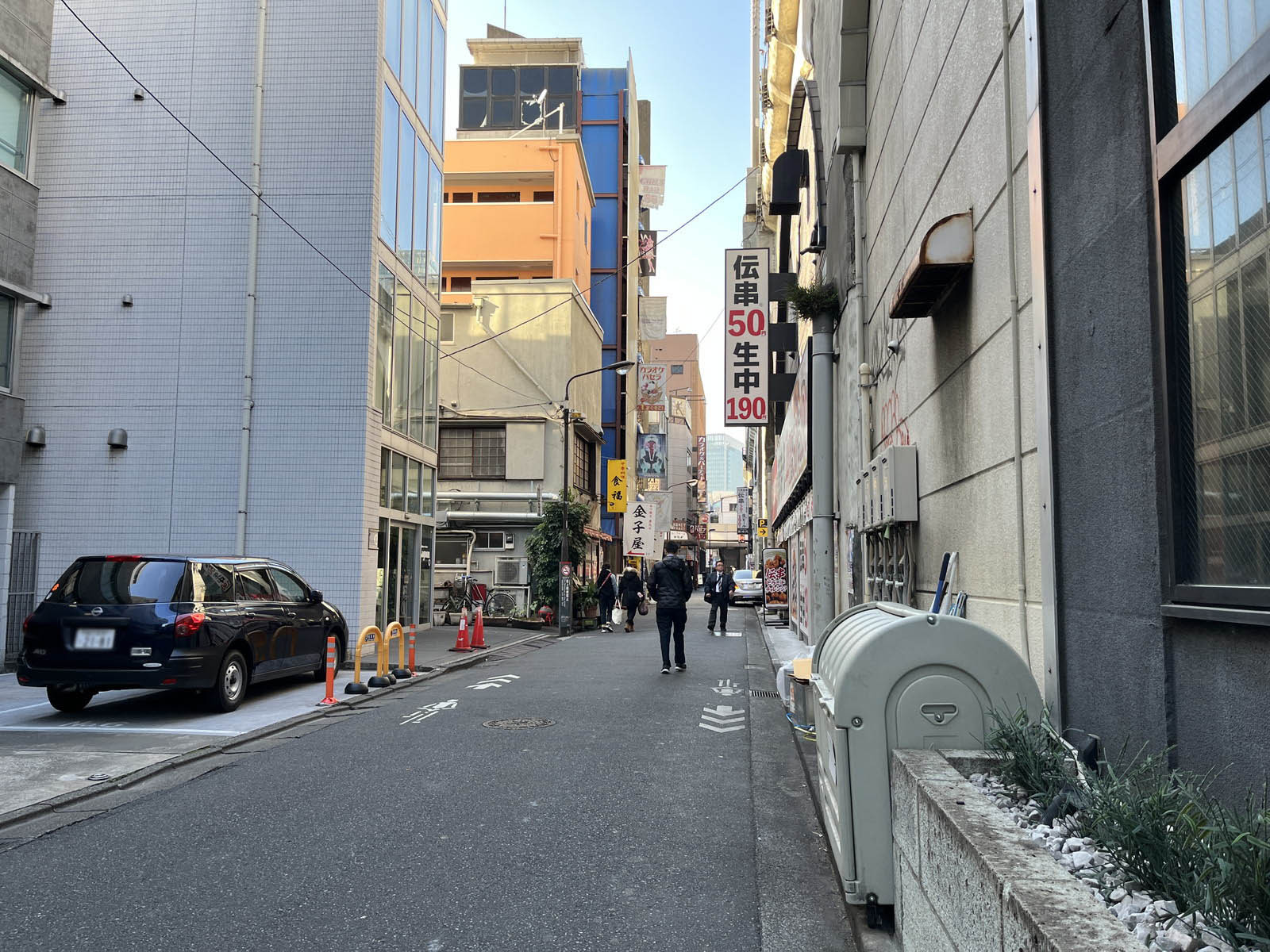 第5東ビル前面の通り
