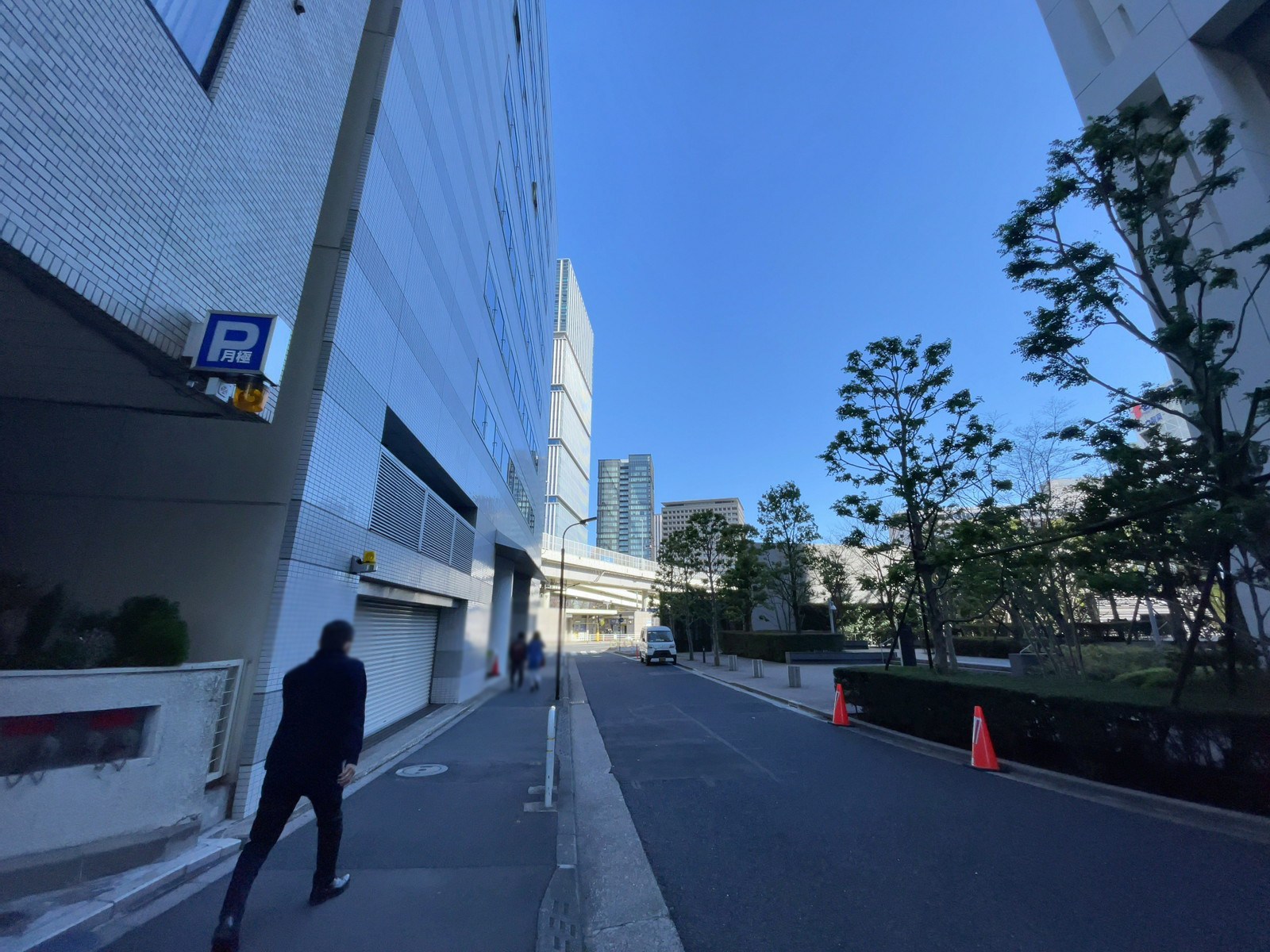 オリエント赤坂モートサイドビル前面の通り