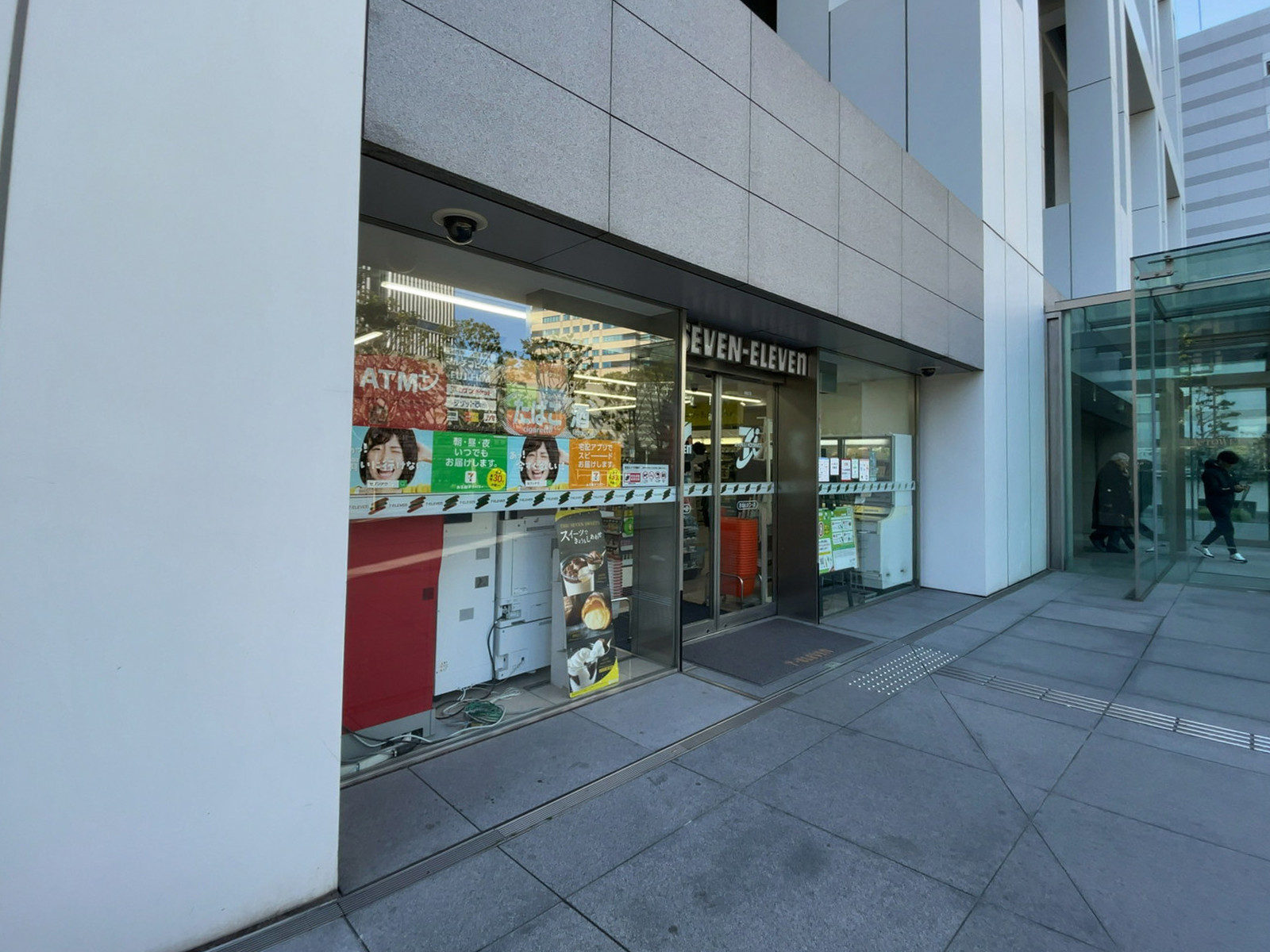 徒歩1分のセブンイレブン 赤坂Ｋタワー店