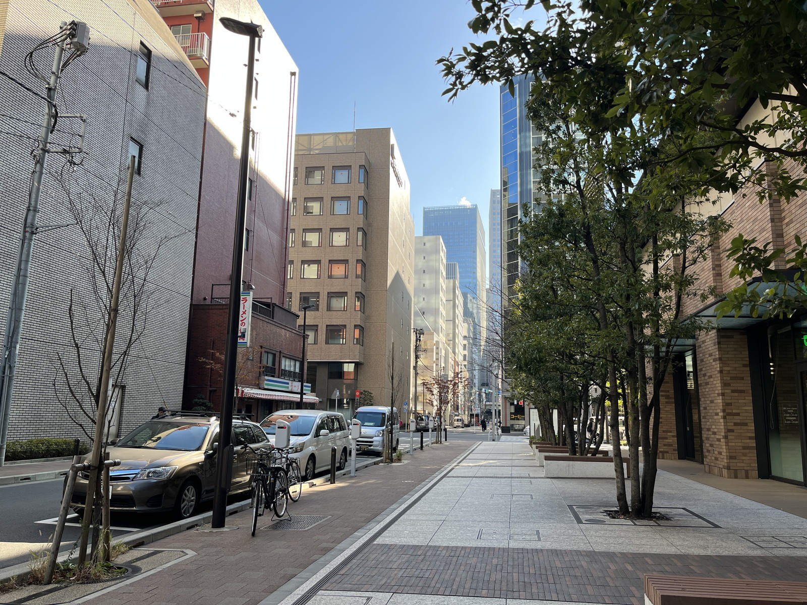 KANDA SQUARE FRONT前面の通り
