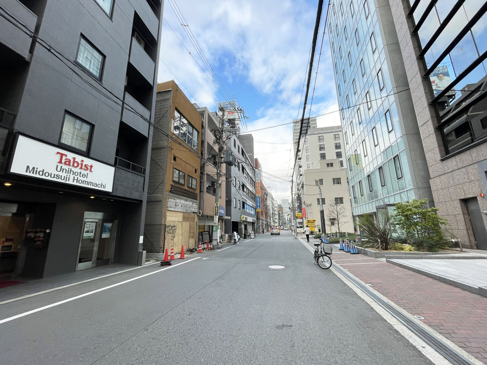 IS本町ビル前面の通り