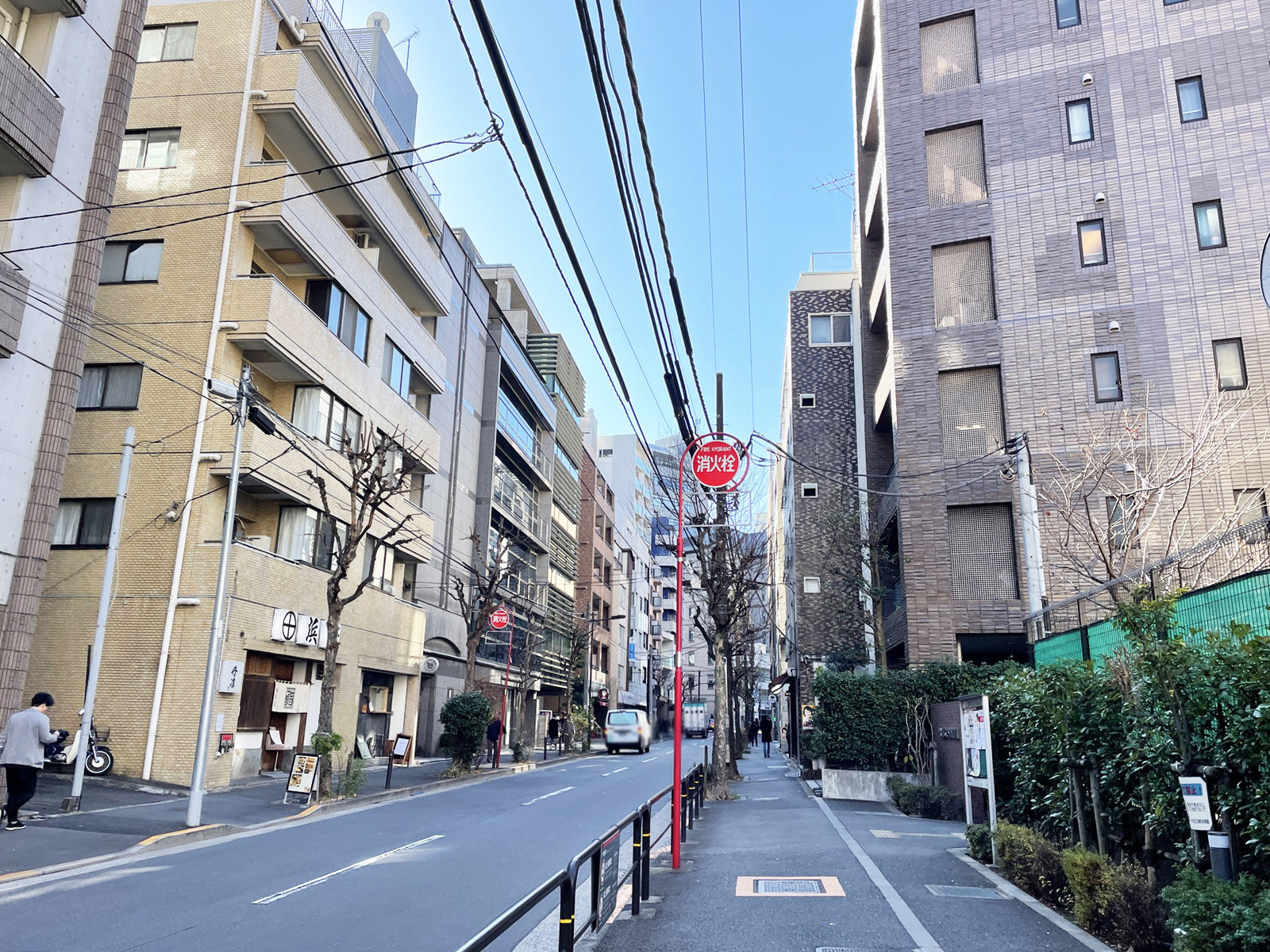 ラシーヌ一番町前面の通り