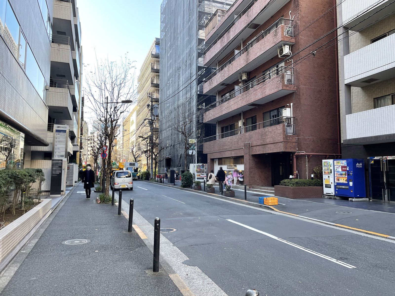 一番町法眼坂ビル前面の通り