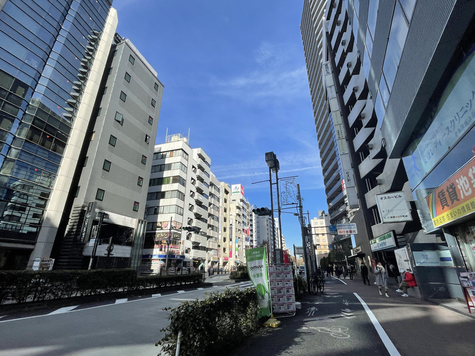 倉田ビル前面の通り