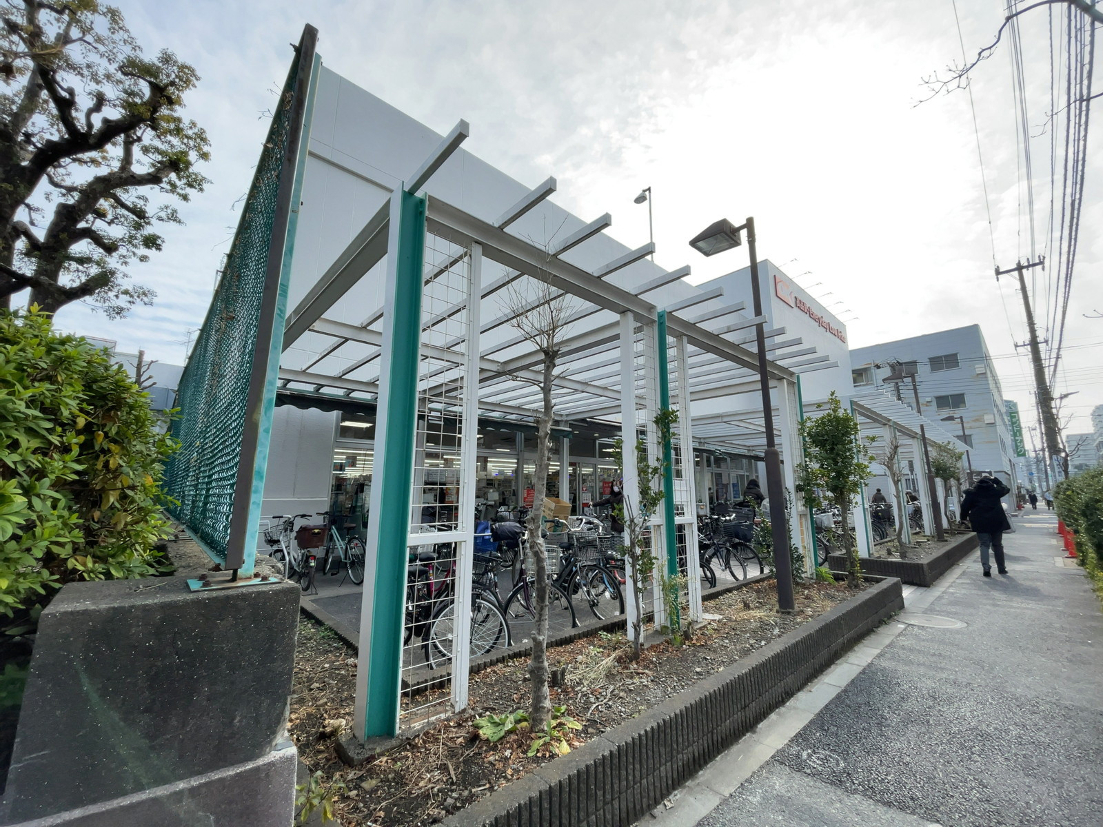 徒歩2分のオーケー 尾高橋店