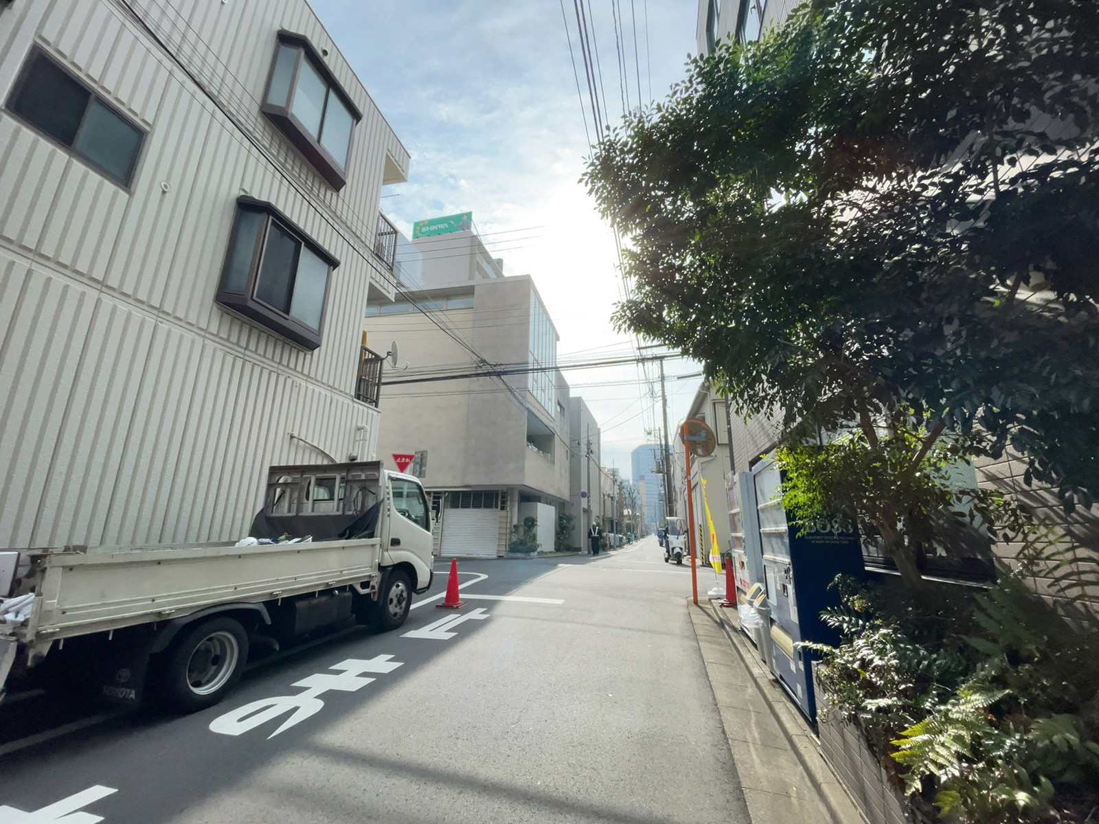 ニシベ千田ビル前面の通り