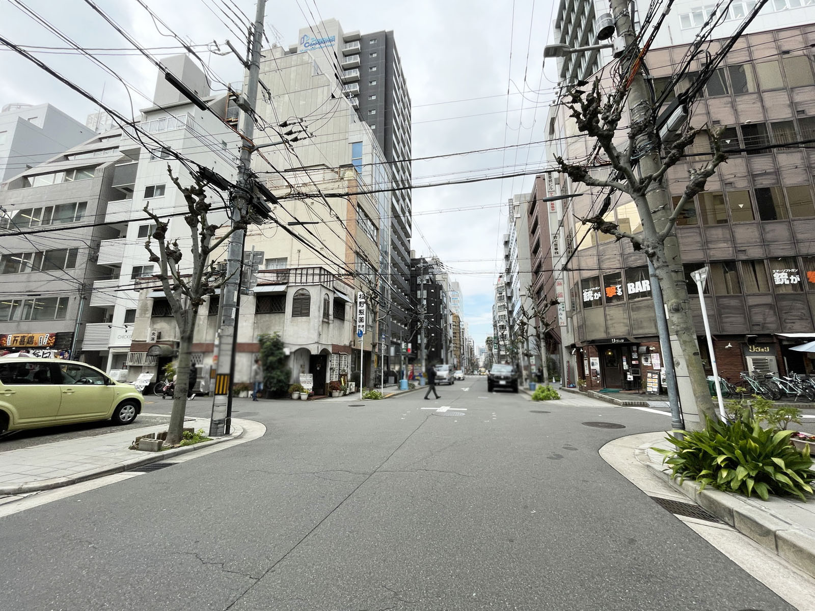 胡屋ビル前面の通り