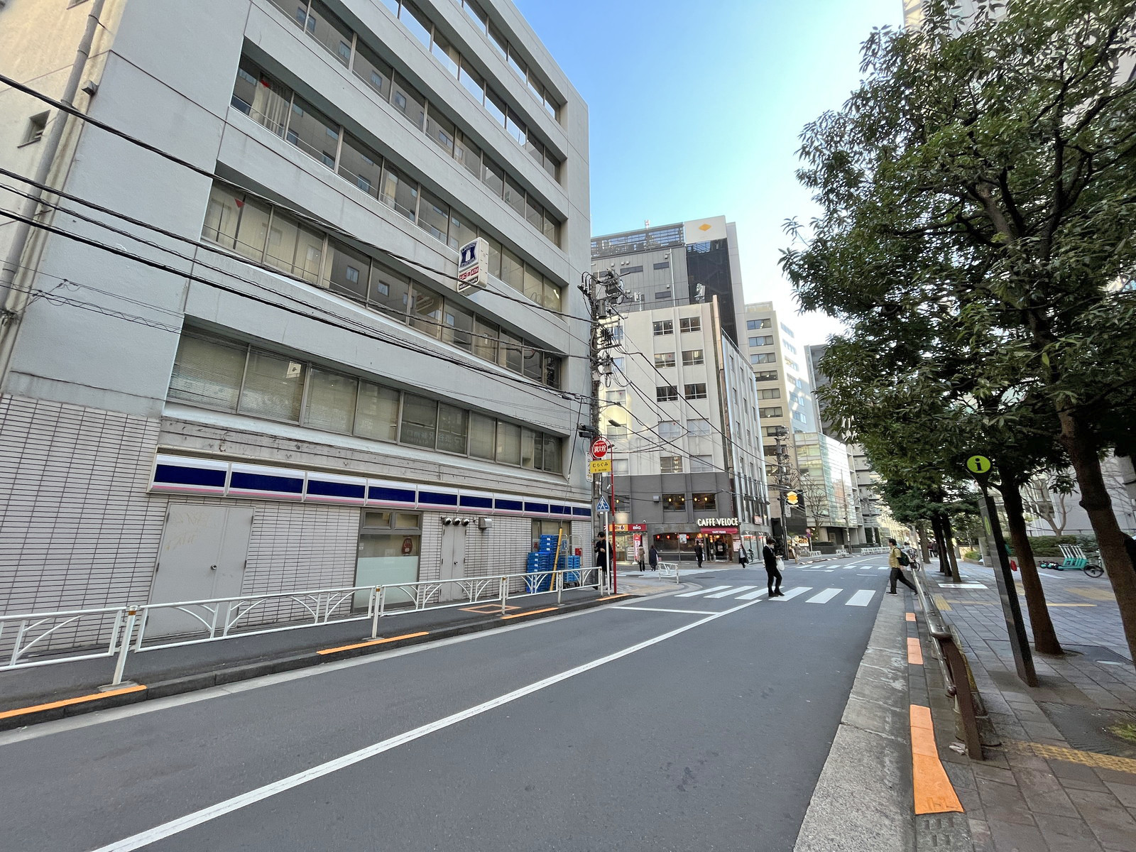 渋谷新南口ビル前面通り