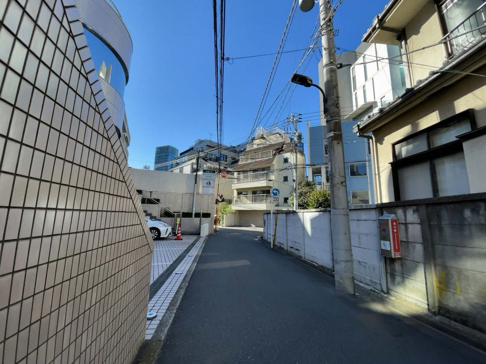 中島ビル前面の通り