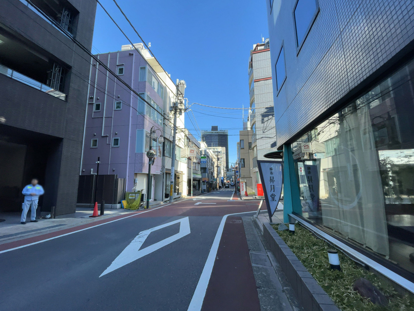 BIS西麻布前面の通り