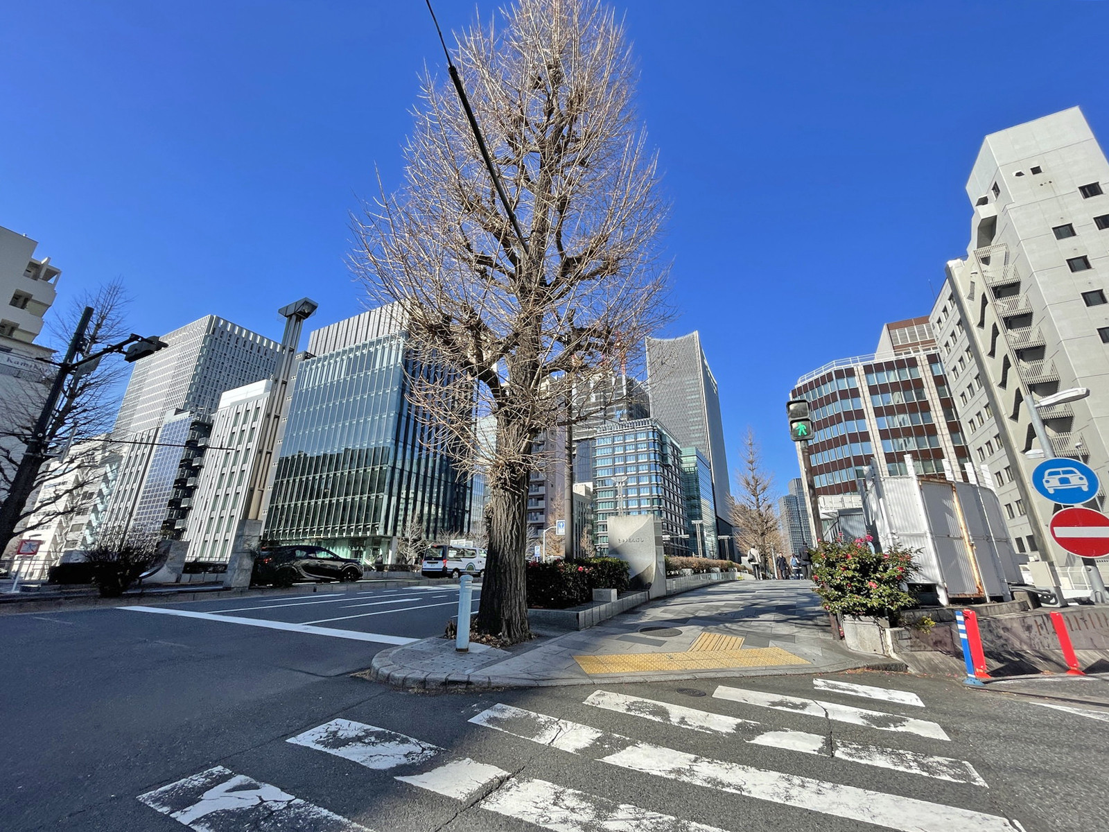 付近の八重洲通り