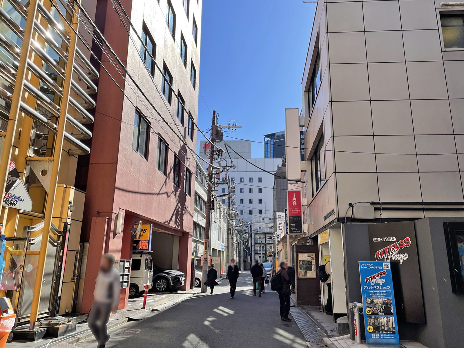 KAYA水道橋前面の通り