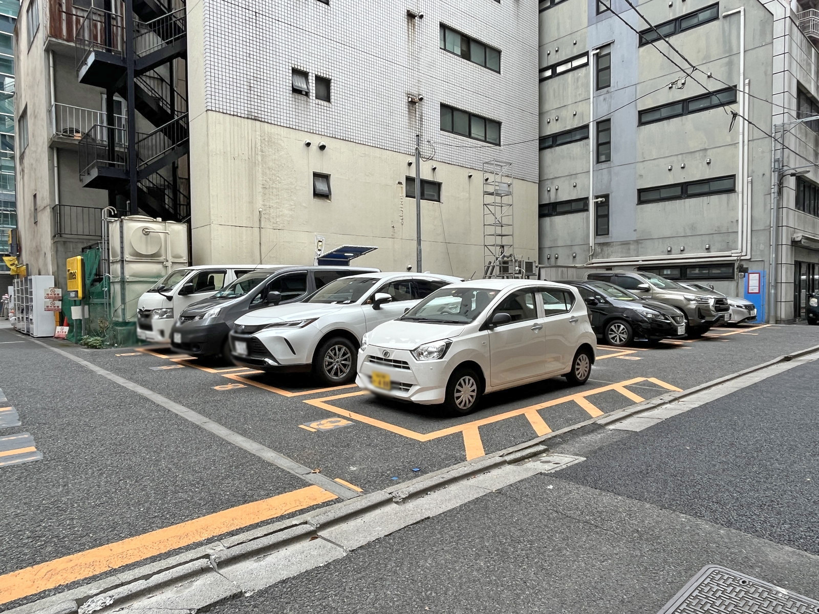 裏手のコインパーキング