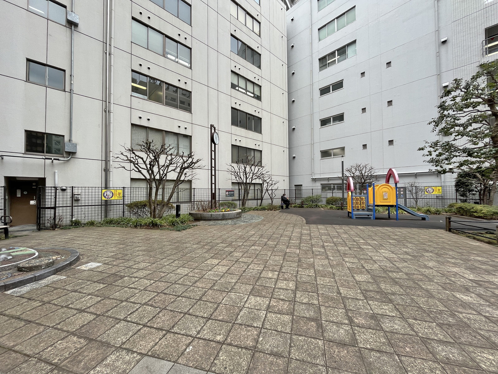 徒歩1分の内神田尾嶋公園