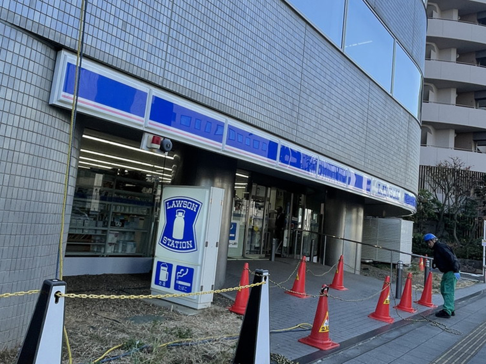 徒歩2分のローソン 高輪3丁目店