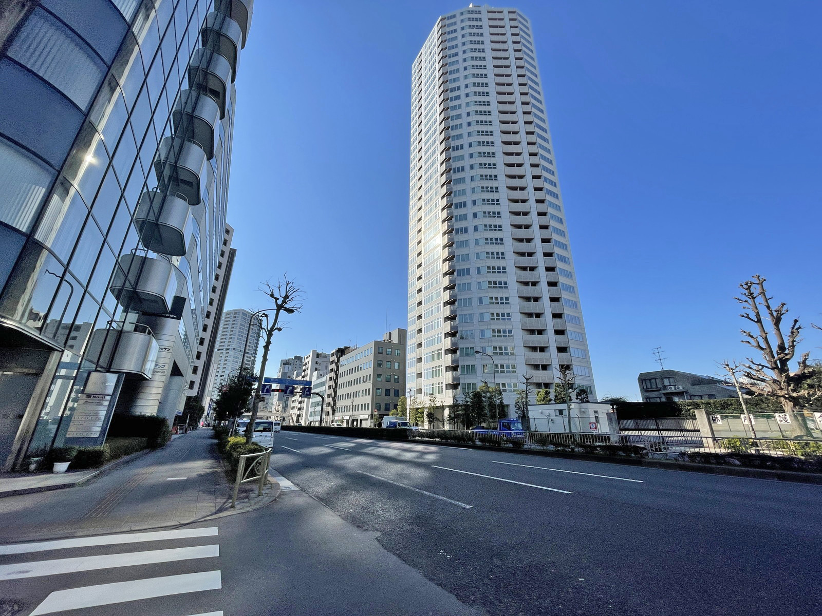 第二高輪偕成ビル前面の通り
