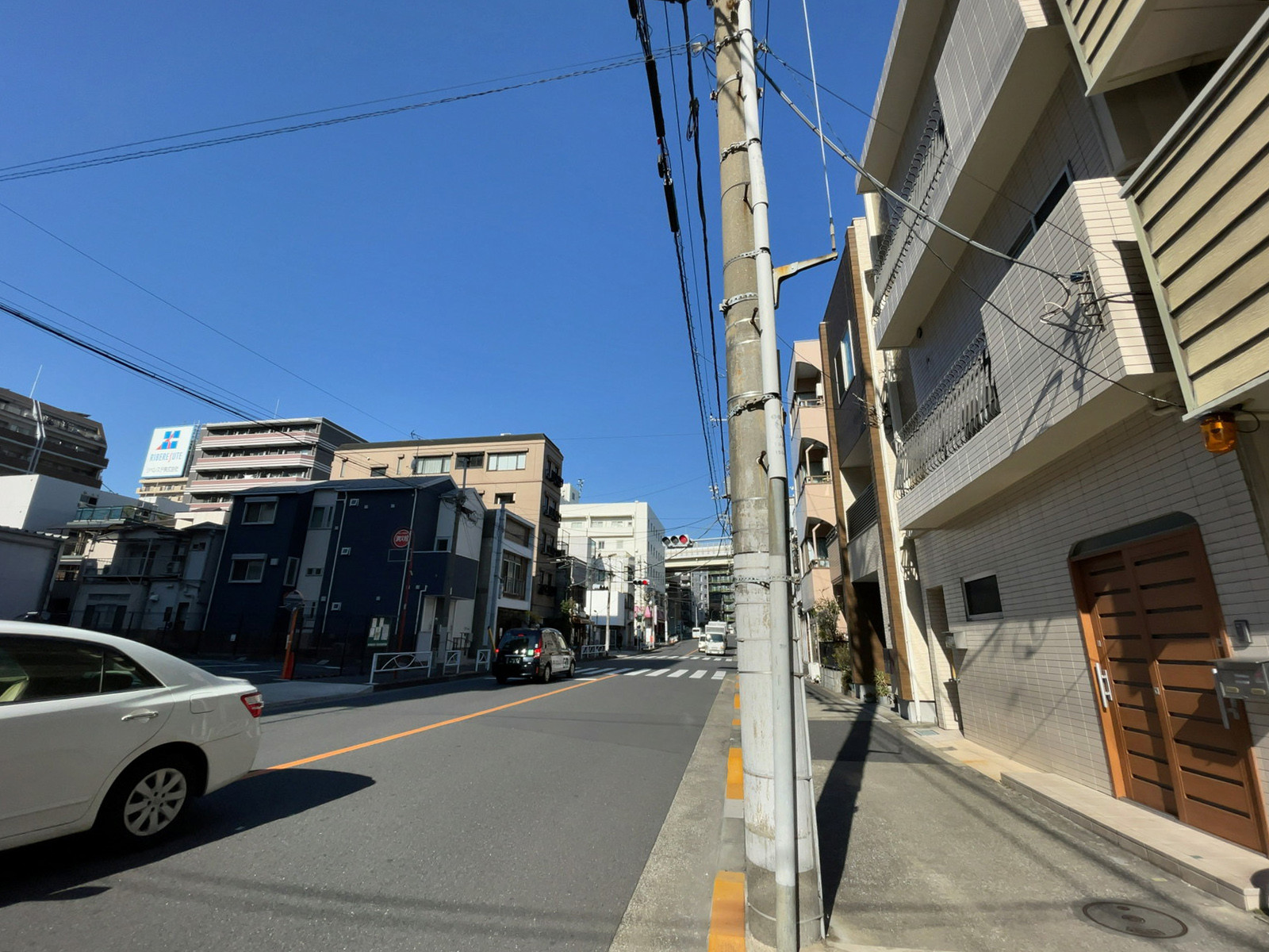TANAKAビル前面の通り
