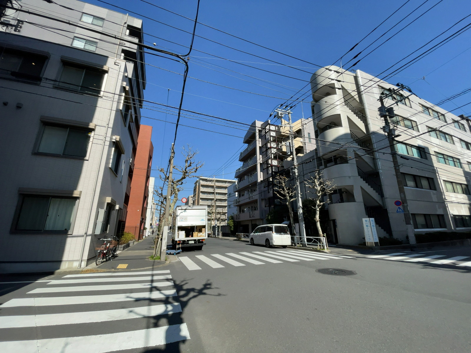 ナチュラルストリーム前面の通り