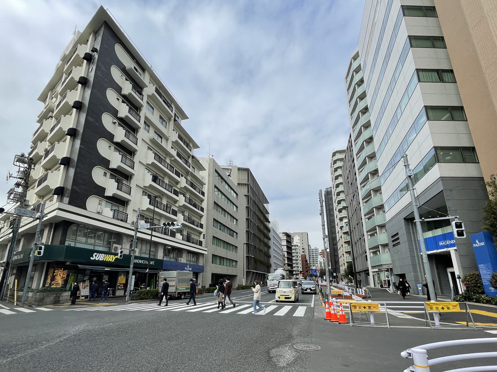 北参道サンイーストテラス前面の明治通り