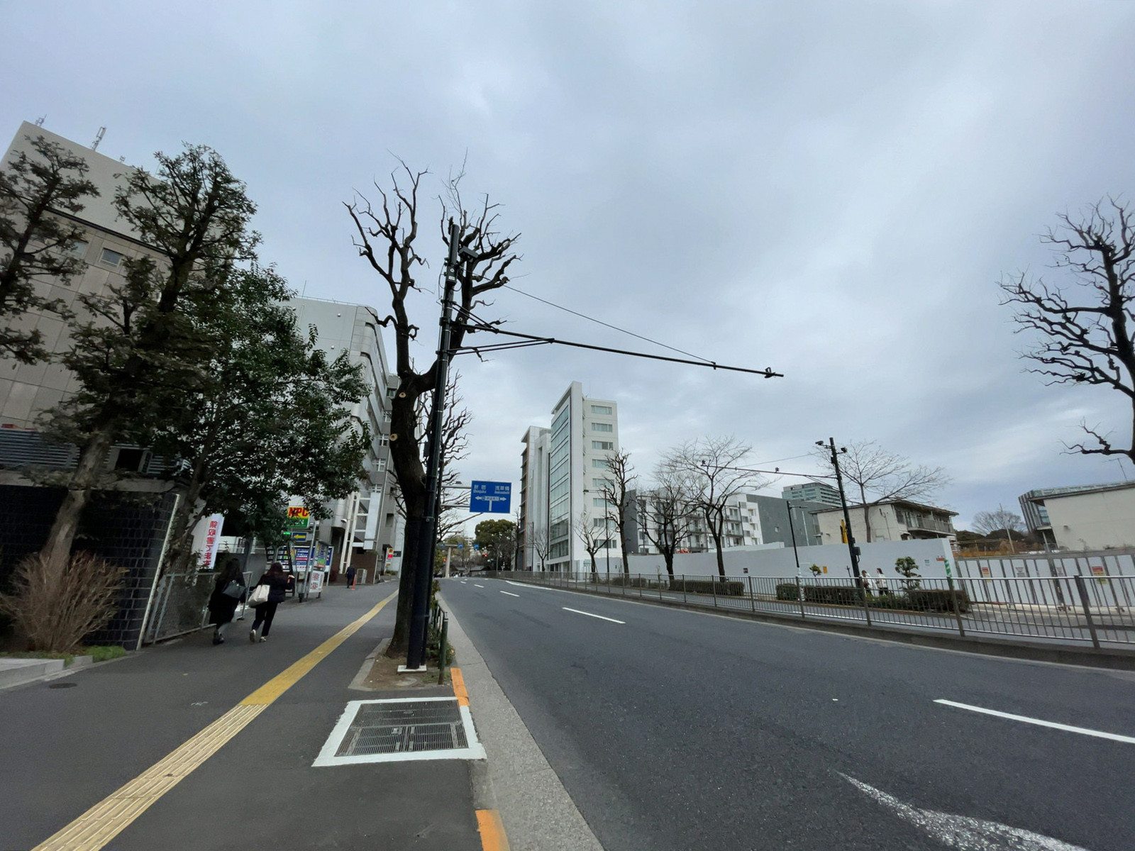 青葉第一ビル前面の通り