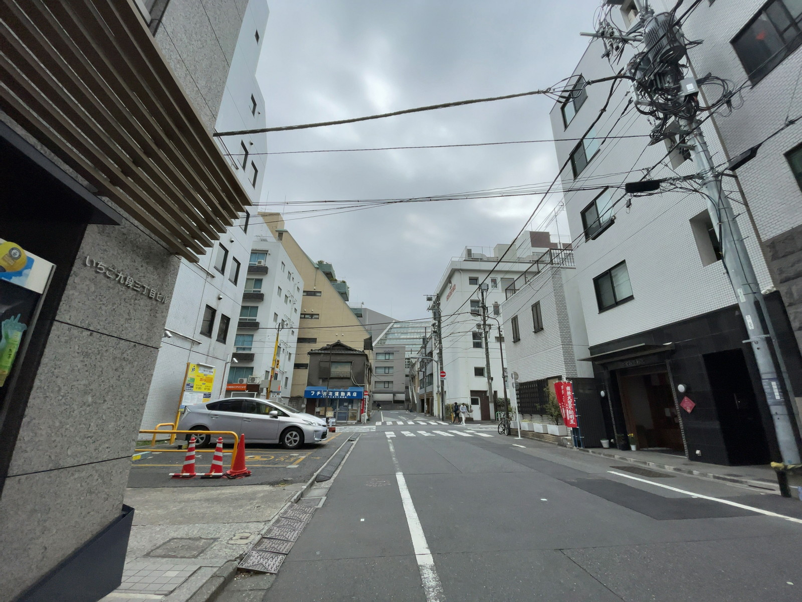 いちご九段三丁目ビル前面の通り