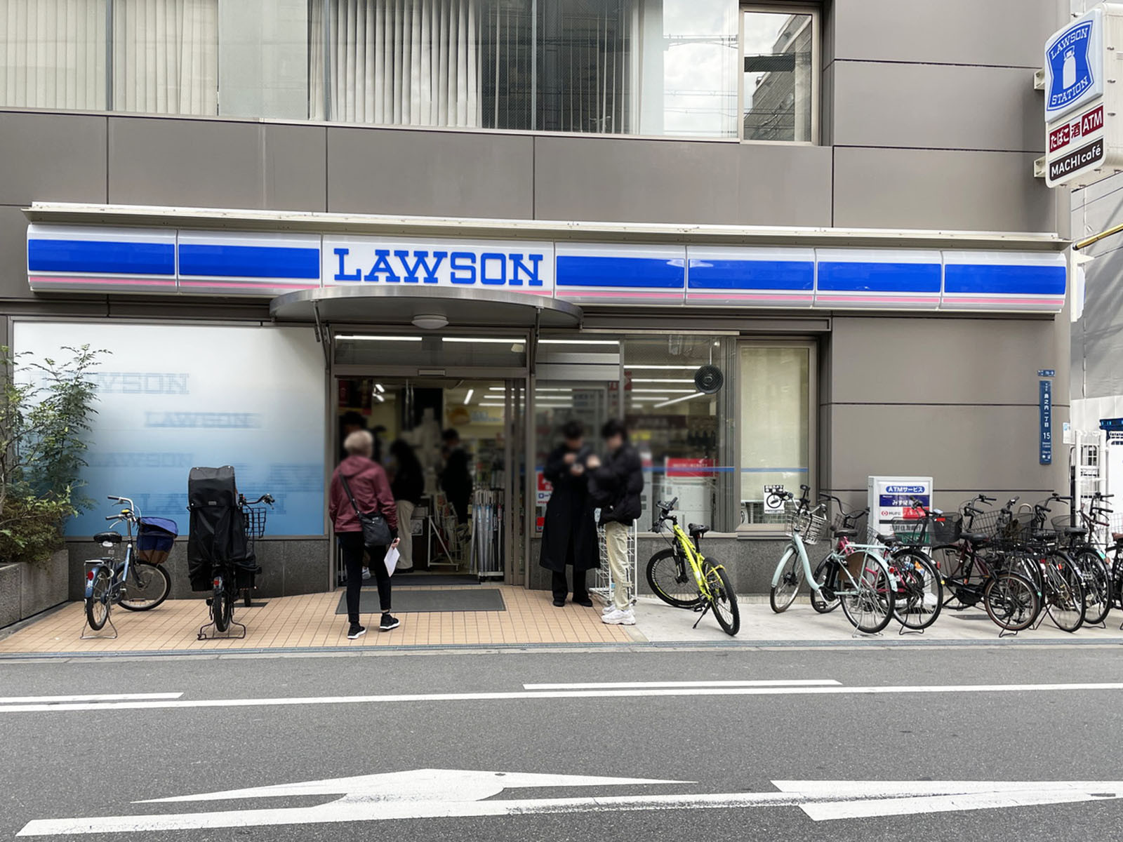 徒歩2分のローソン 長堀橋南店