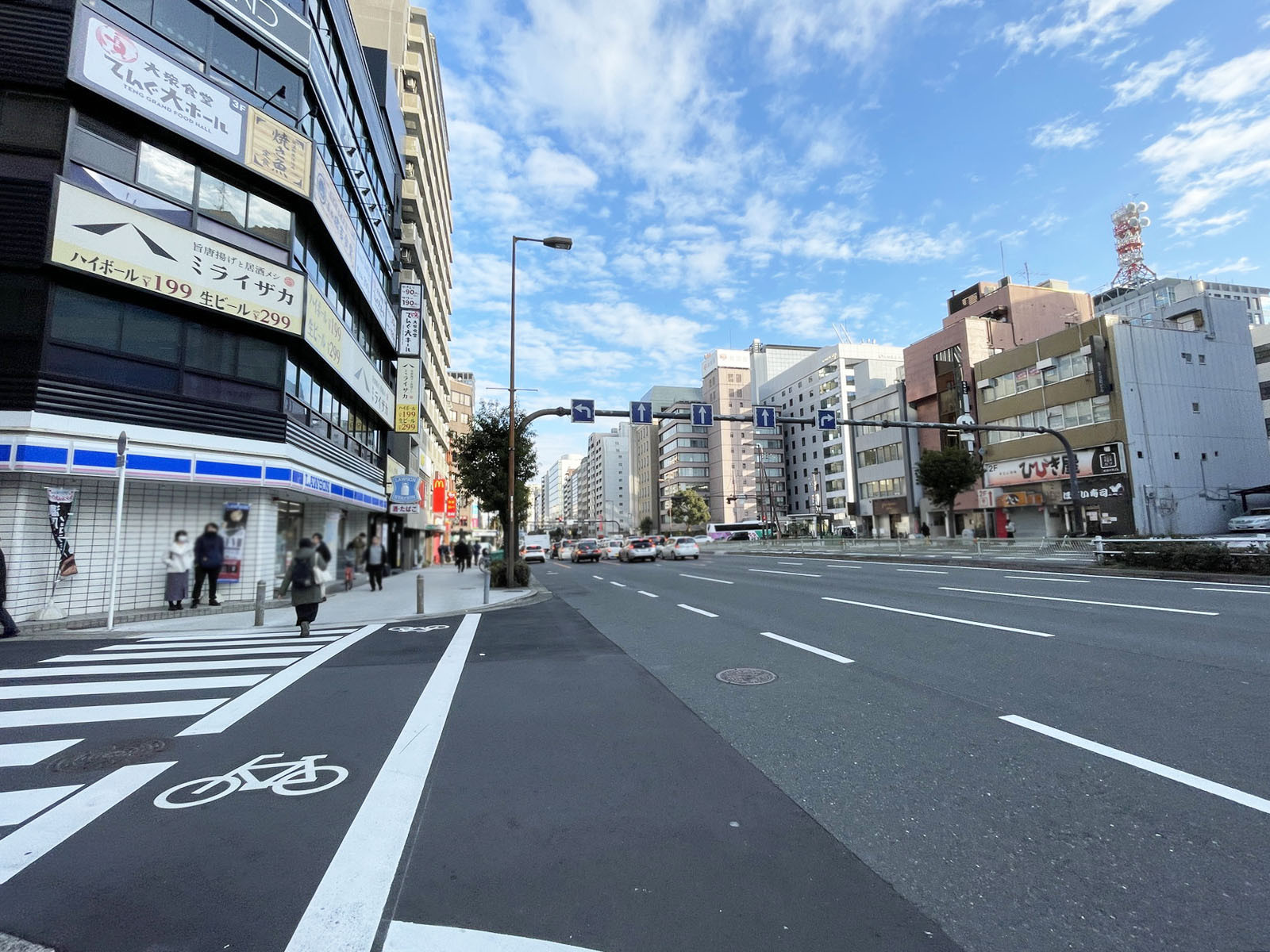 リアライズ谷町ビル前面の通り