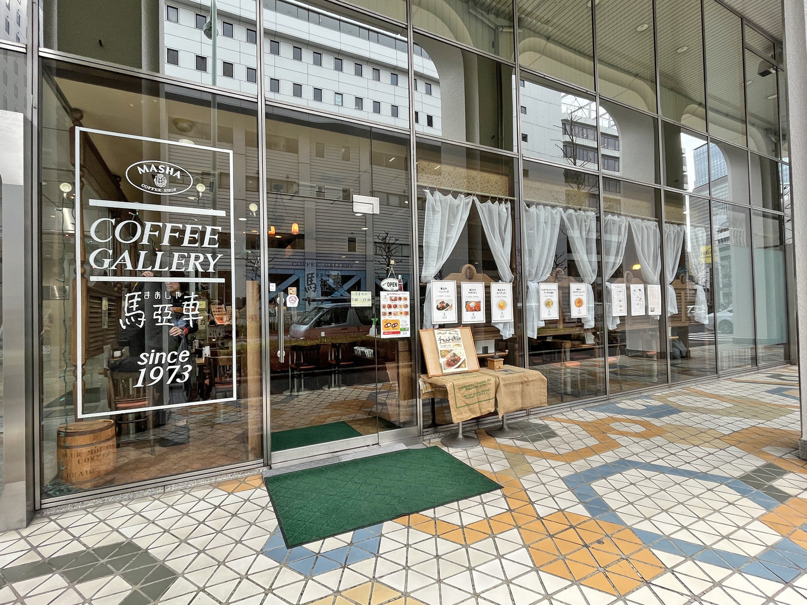 徒歩1分の喫茶店馬亜車神田店