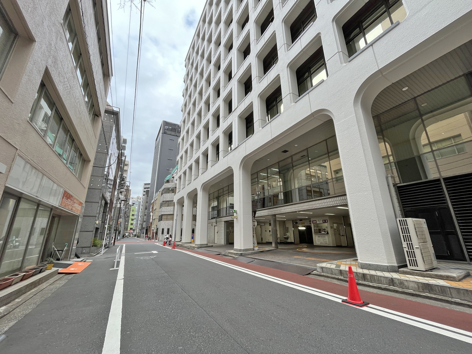 児谷ビル前面通り