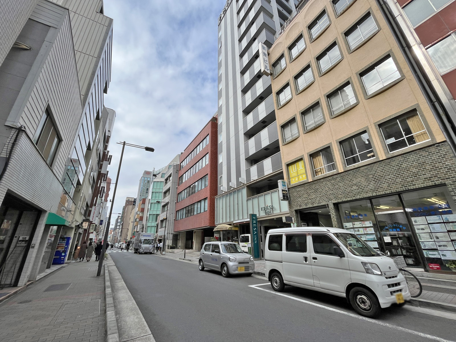 互興ビル出世不動通り