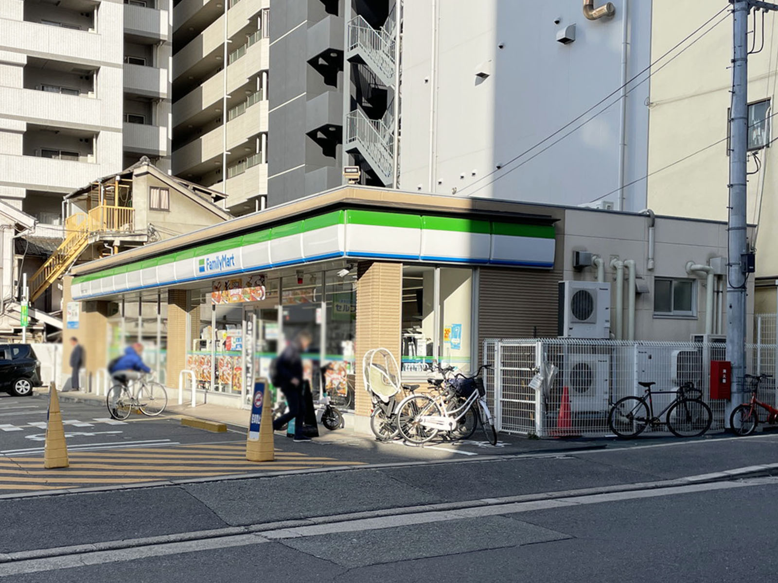 同じ通りにあるファミリーマート 常盤町二丁目店