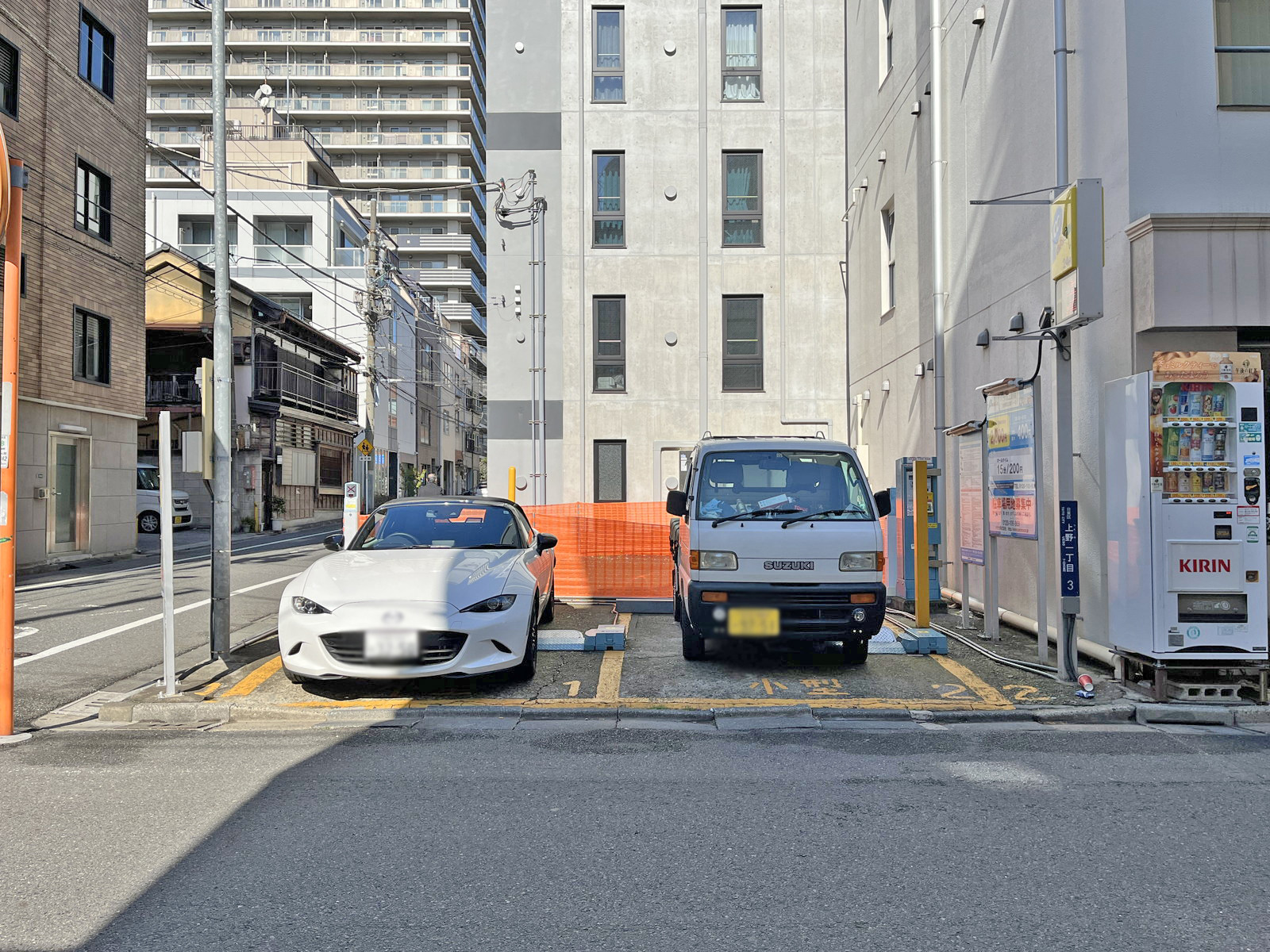 隣のコインパーキング