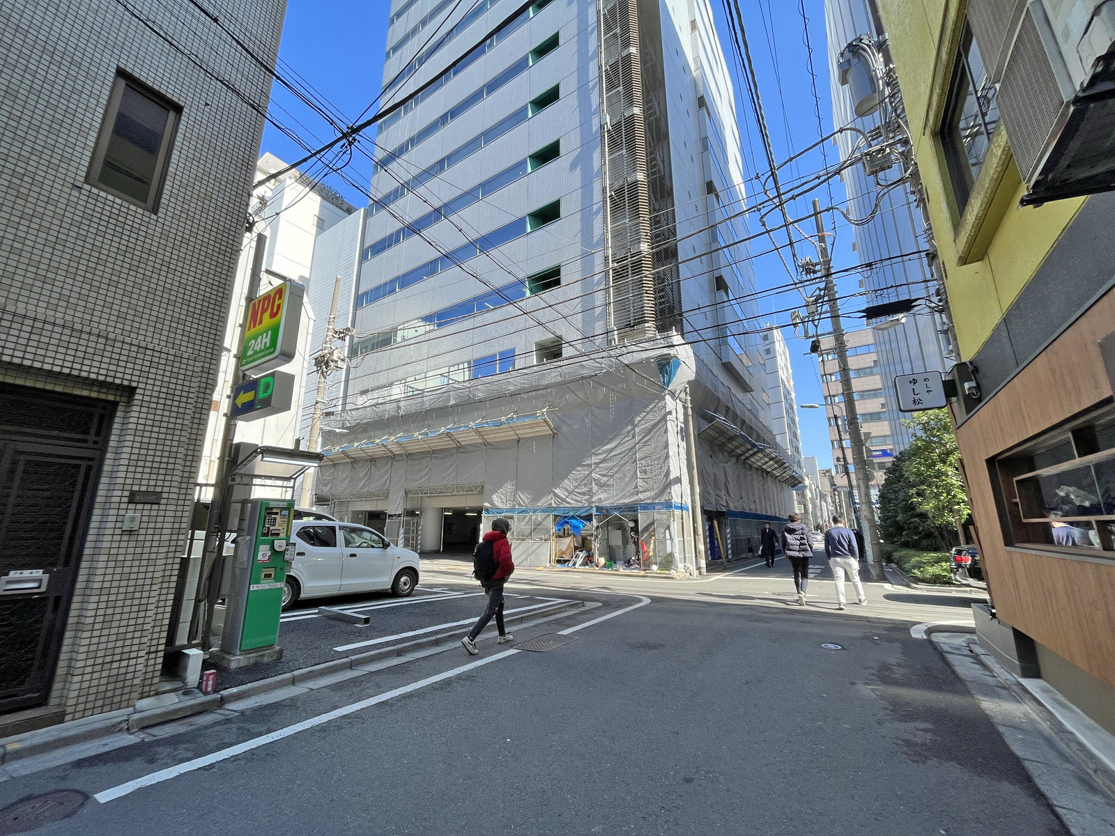 BILBOT BLDG前面通り