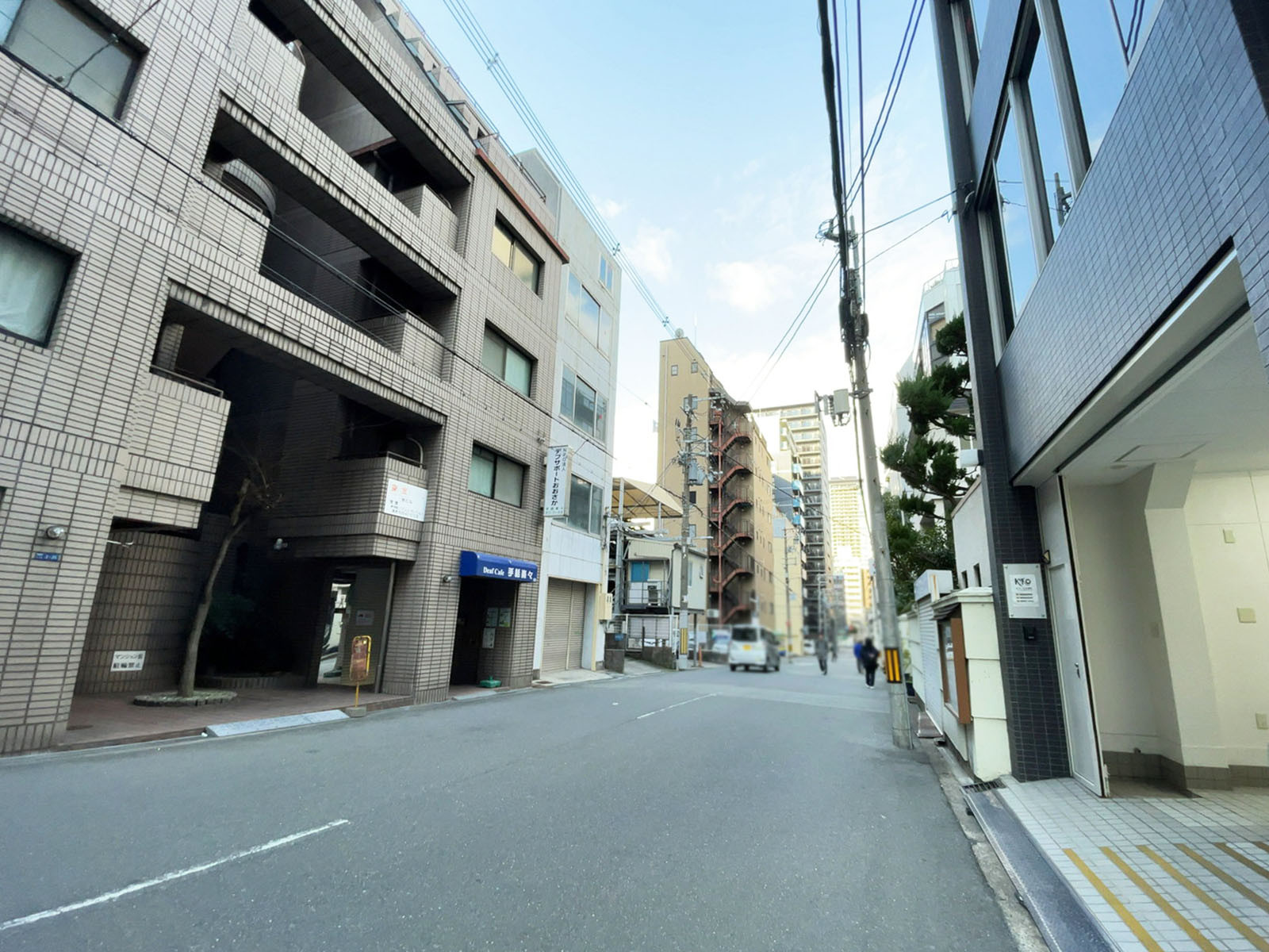 FGビル大阪前面の通り
