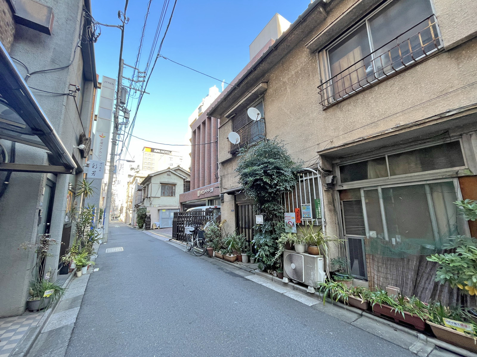 JTTビル前面通り