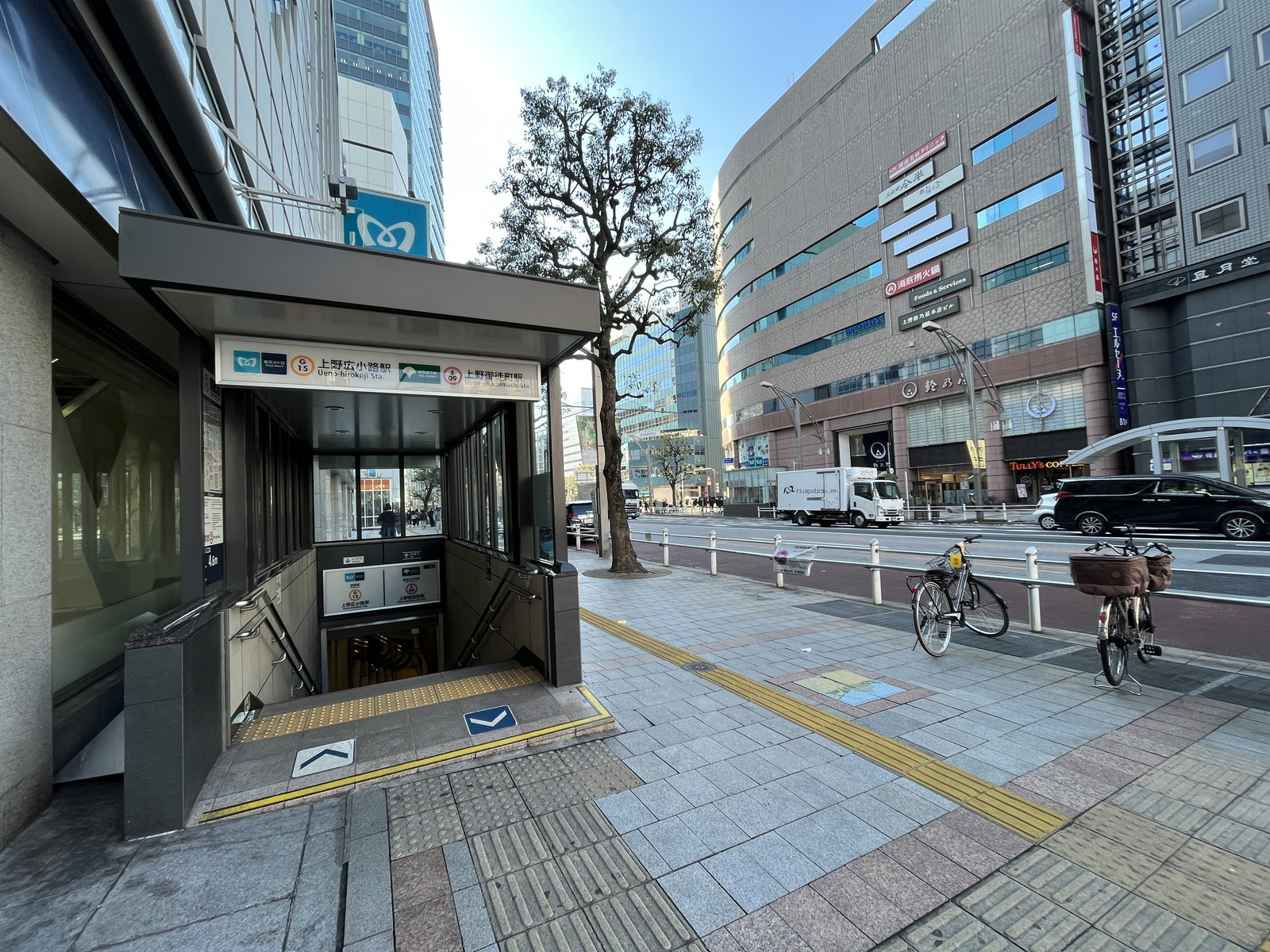 最寄りの「上野広小路駅」