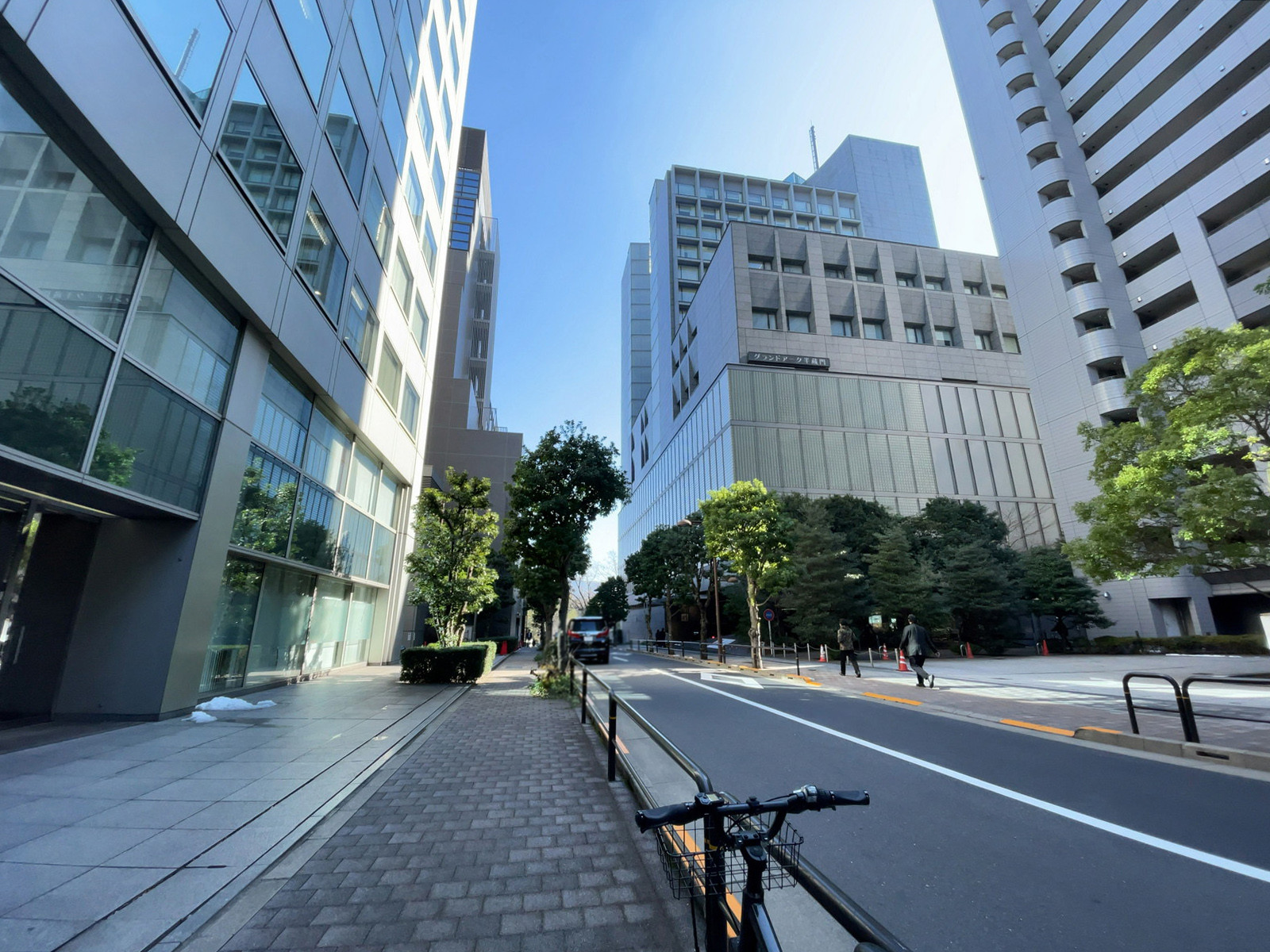 相互半蔵門ビルディング前面の通り