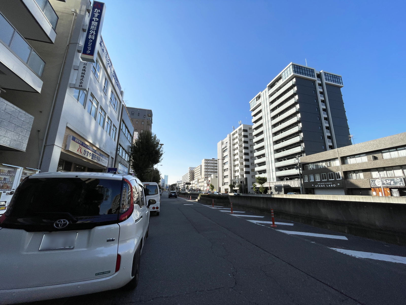 谷町六丁目ビル前面の通り