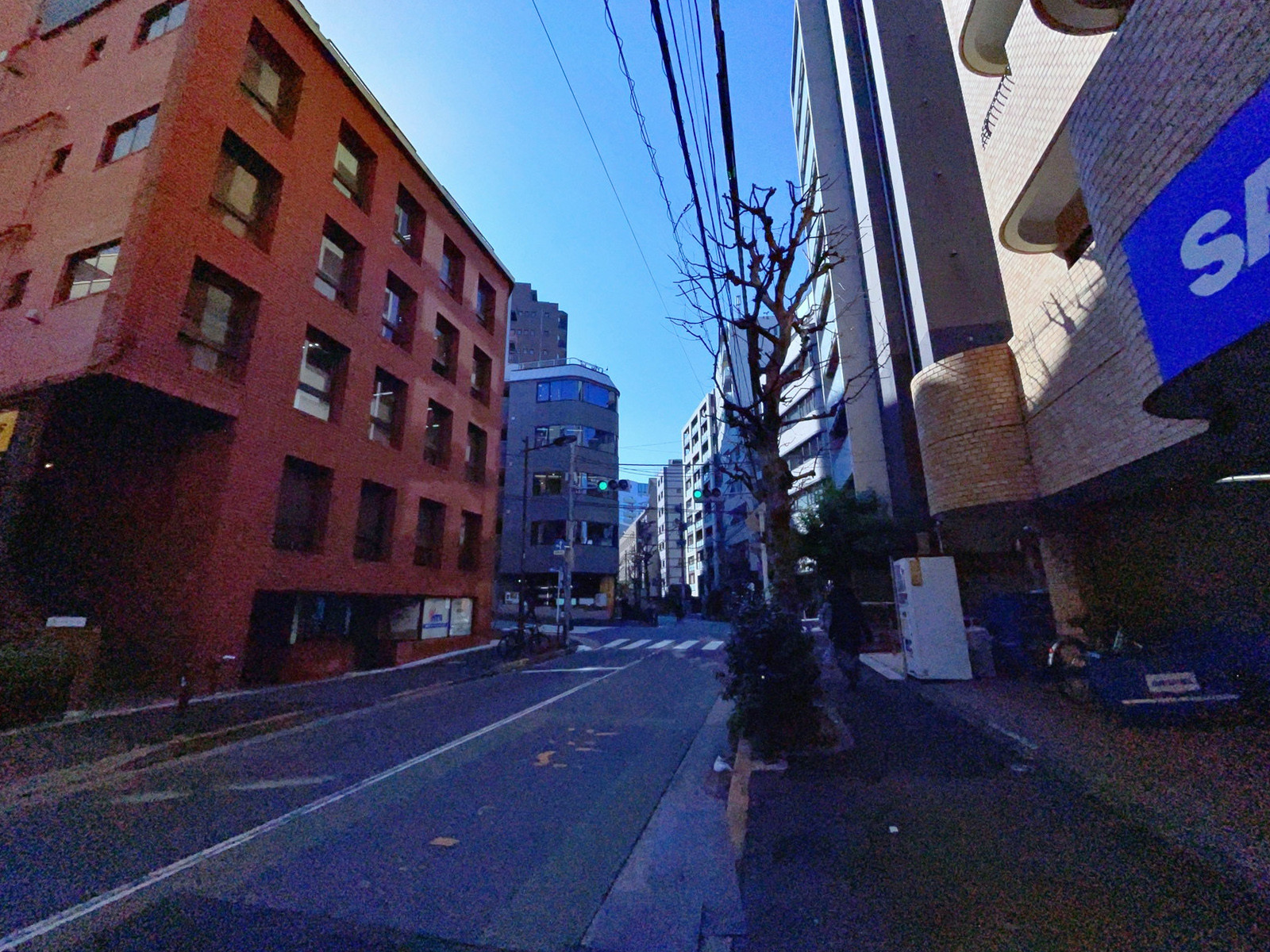 相模屋第2ビル前面の通り