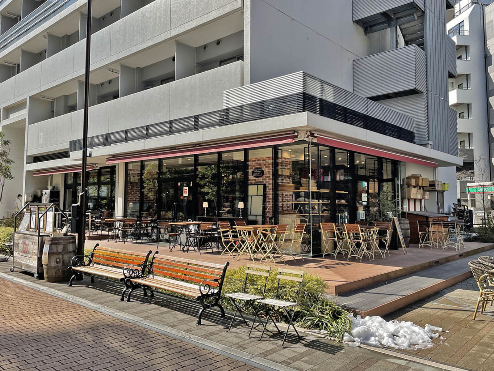 付近の飲食店