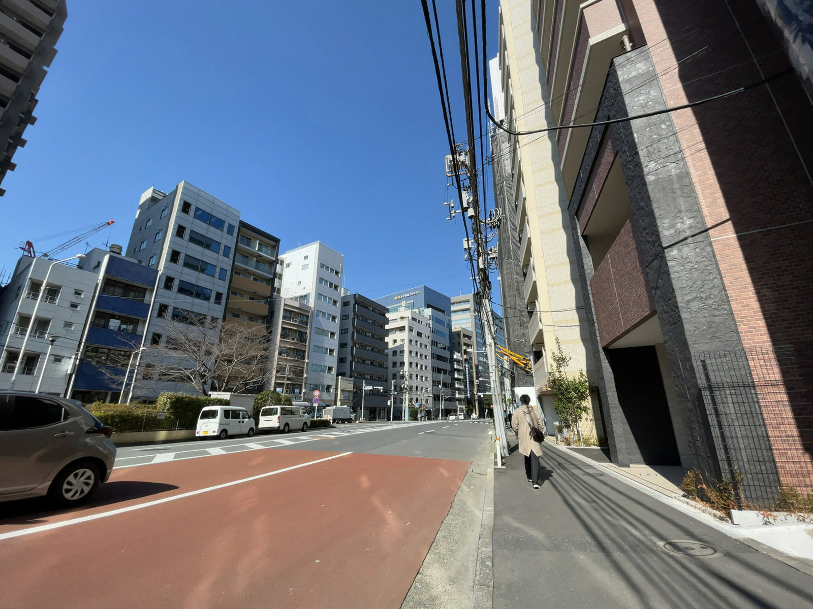 上野TAビル前面の通り