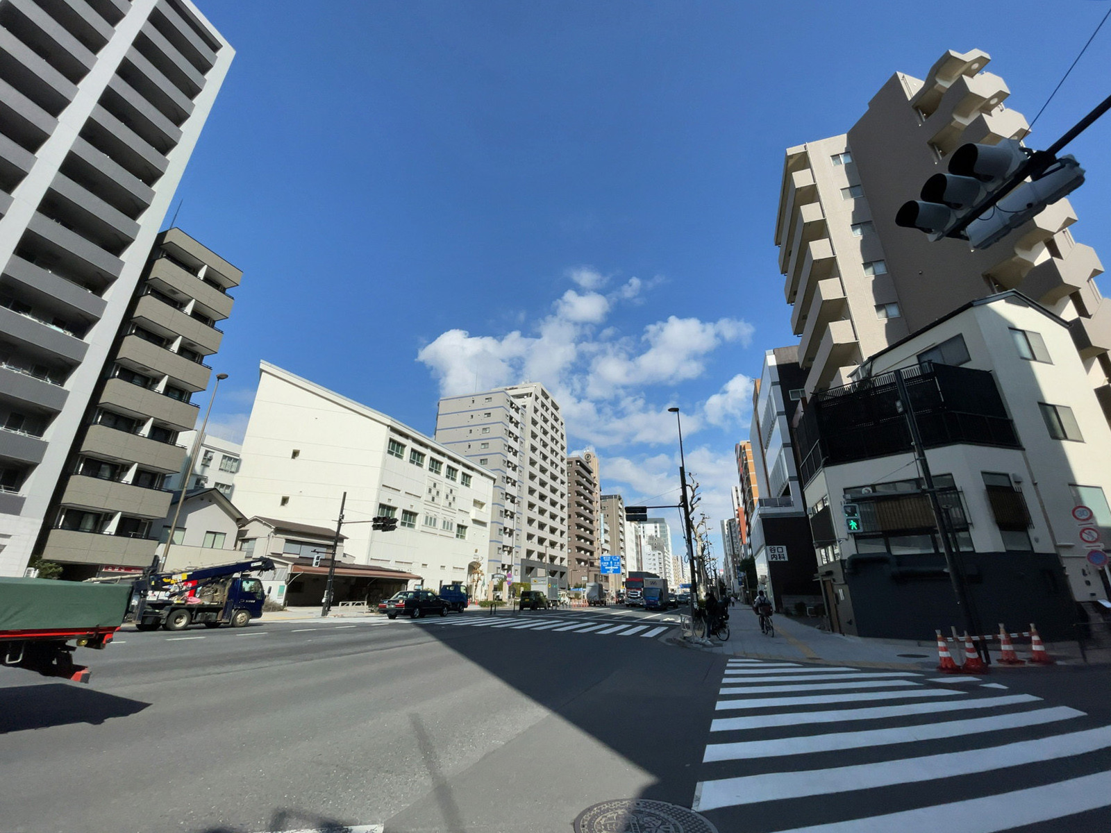 サンライズ東上野前面の通り