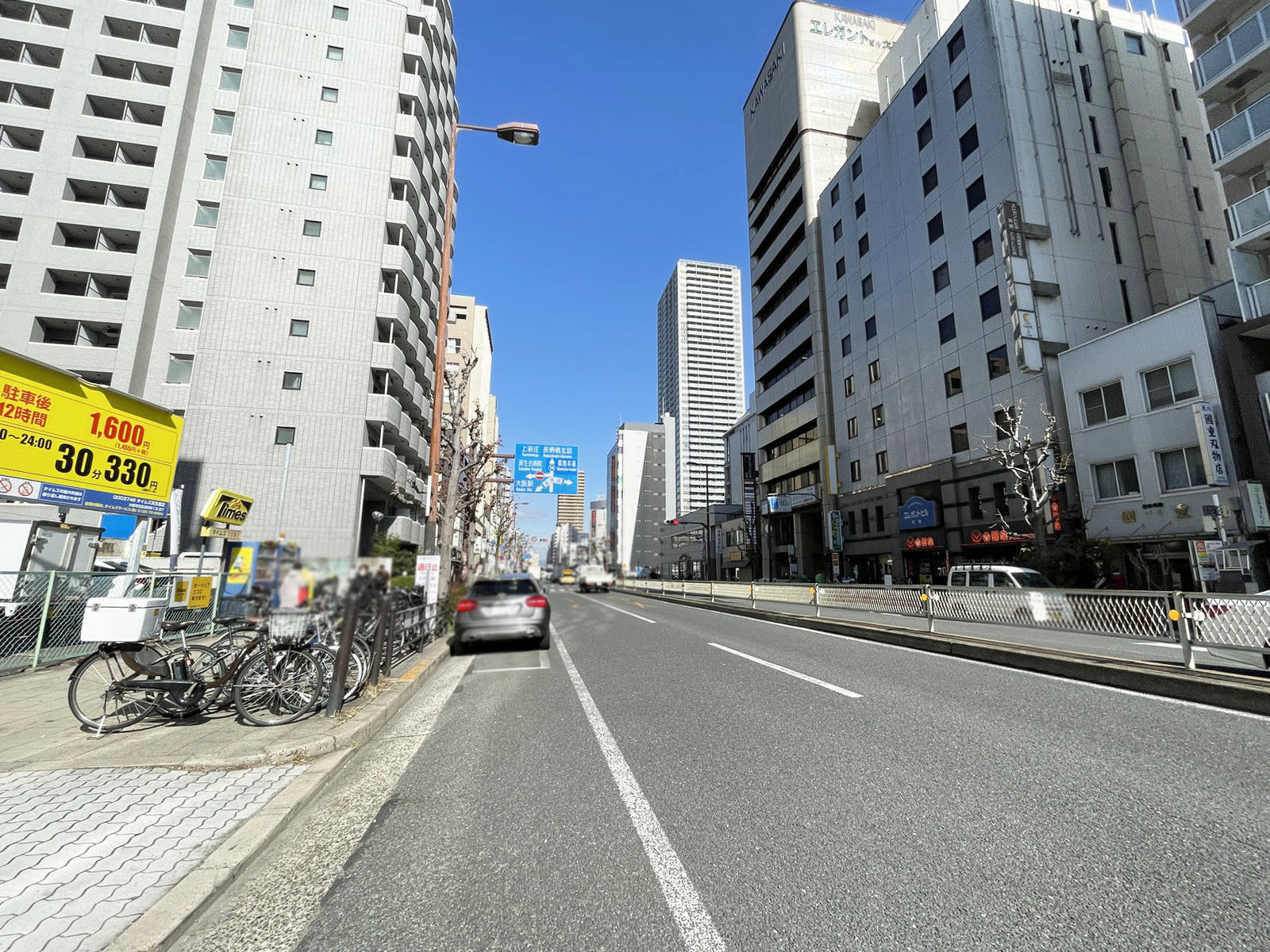 千代田ビル北館前面の通り