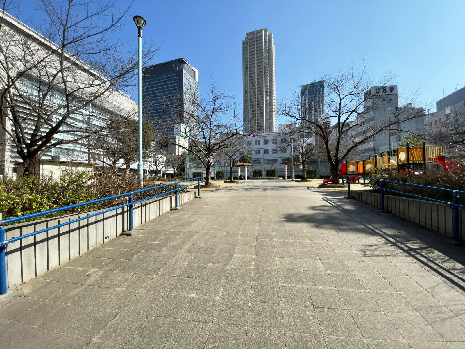 近くの難波中公園