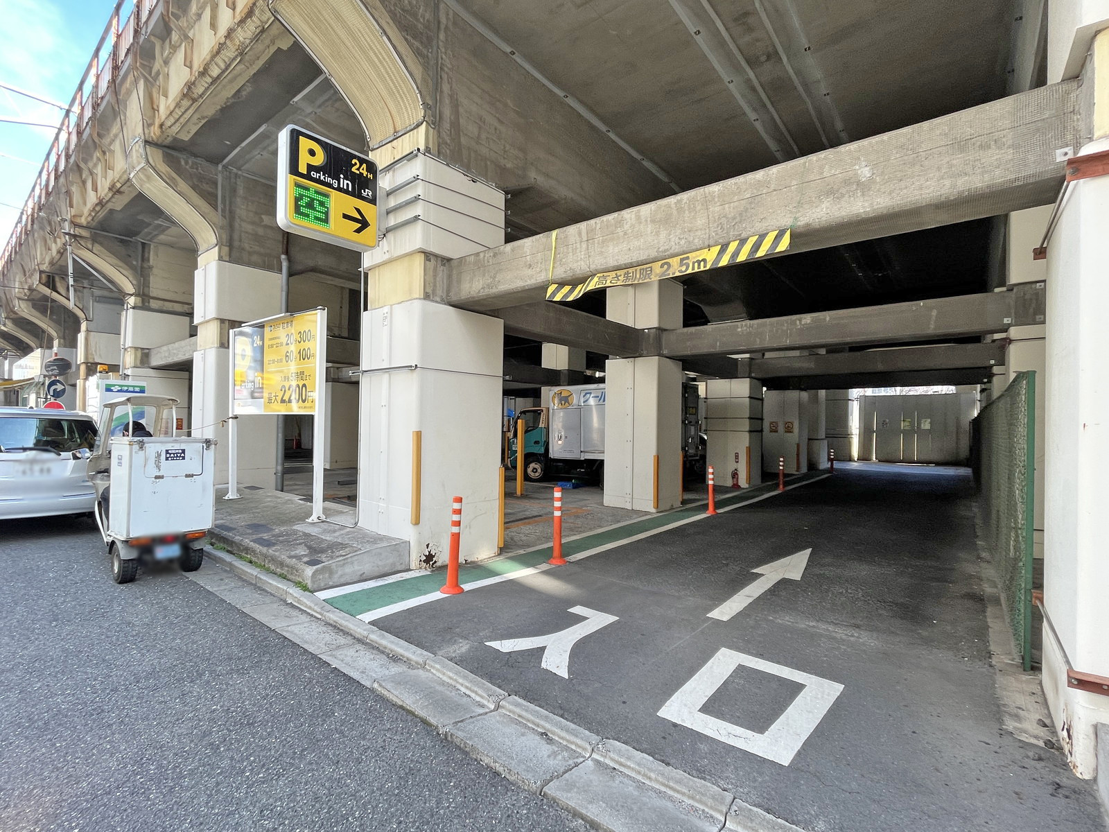 向かいのコインパーキング